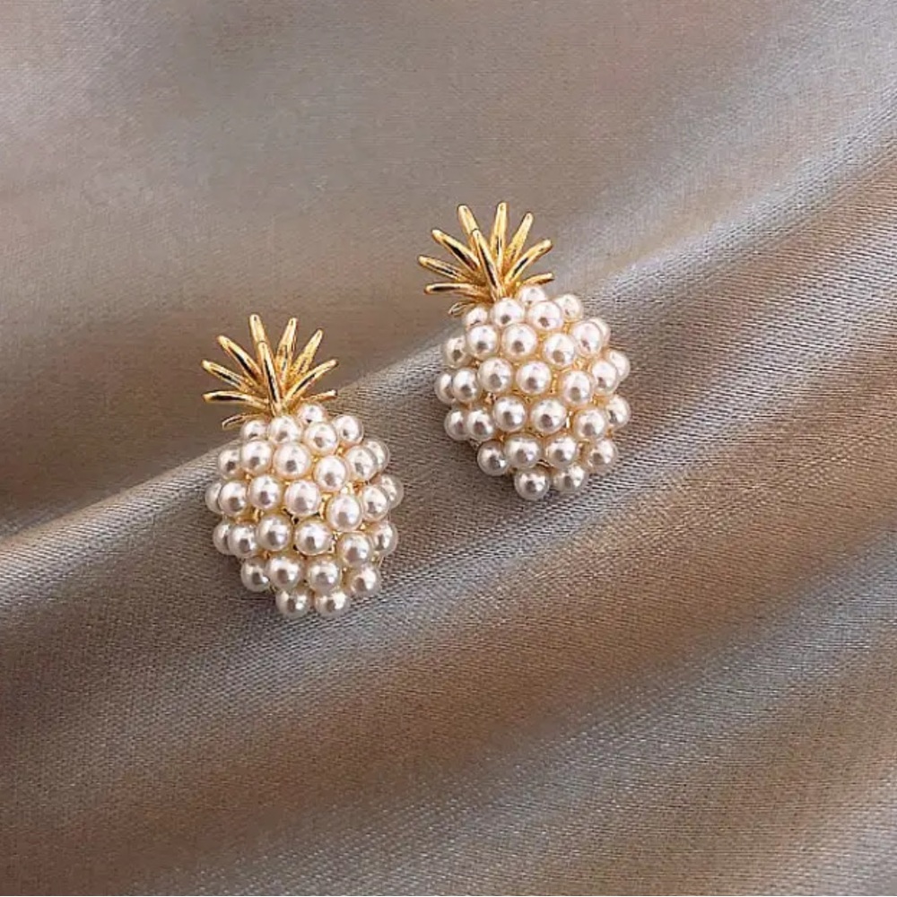 Pearl Pineapple Dainty Earrings - Picture 5 of 5